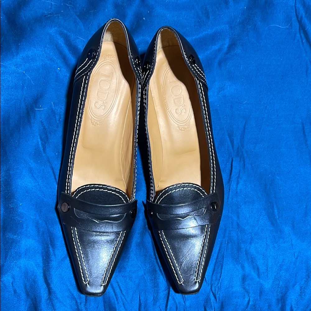 Tod's Black Flats Classic Leather Loafers